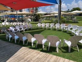 בריכה חיצונית וקמיקזה